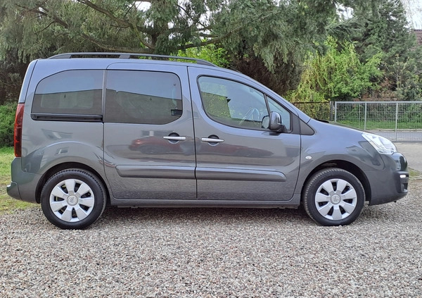 Citroen Berlingo cena 36900 przebieg: 121484, rok produkcji 2017 z Poznań małe 277